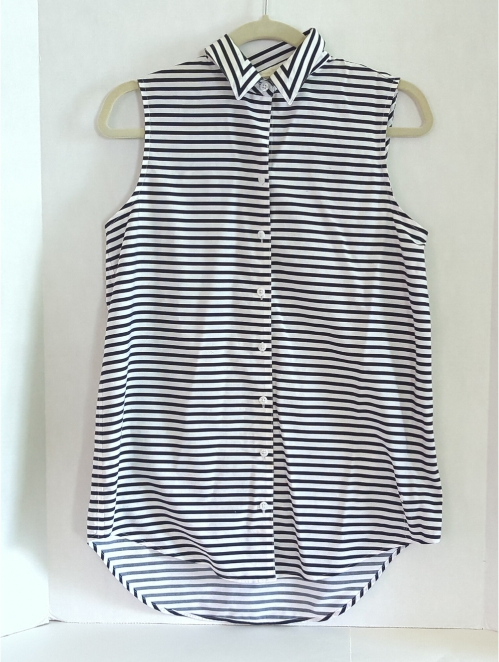 Chico's No Iron Black & White Striped Sleeveless Button-Up  Top Size 0 (US XS)